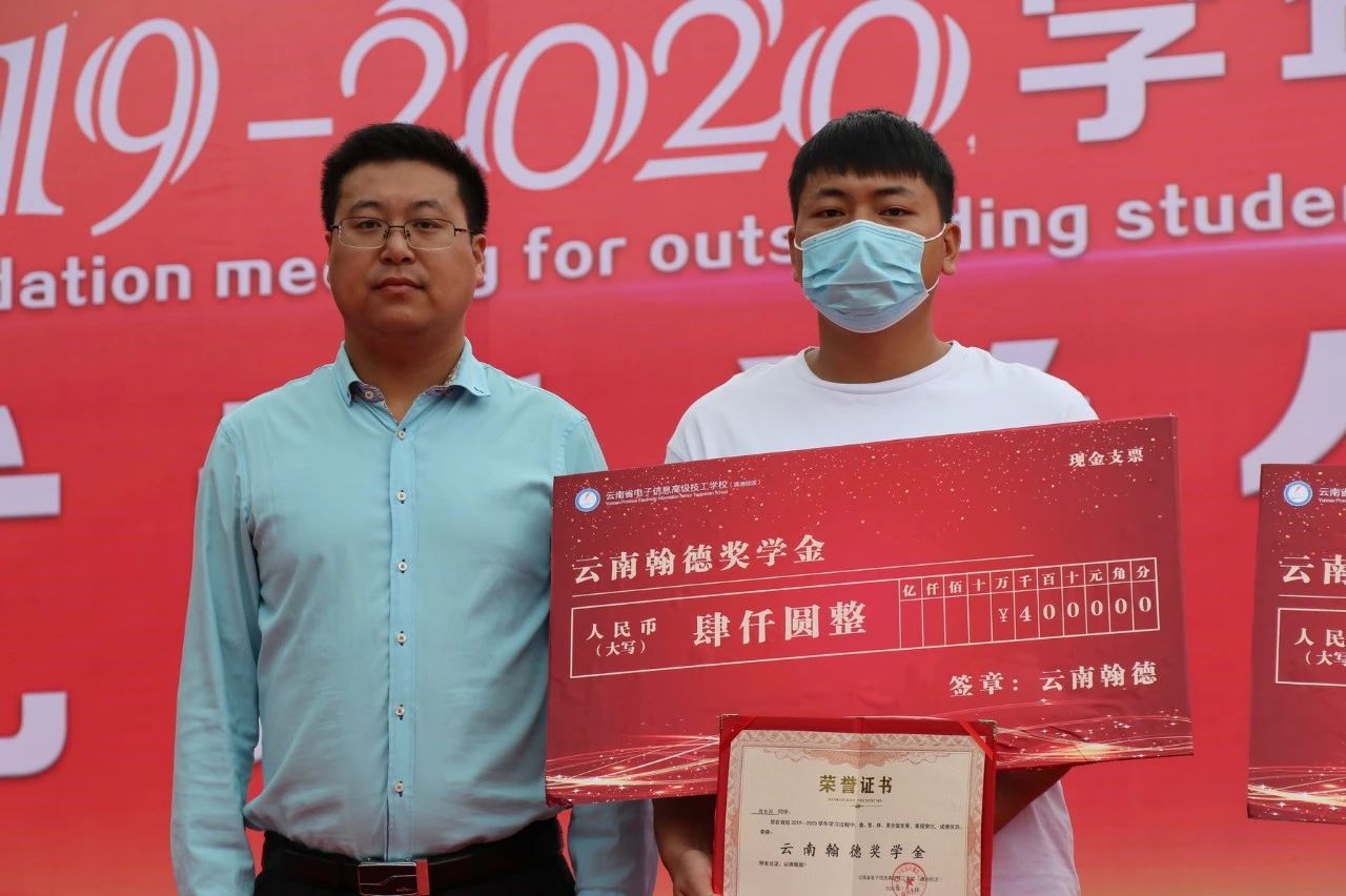 f90d91315feefe89becb3e0cd856e699.jpg f90d91315feefe89becb3e0cd856e699.jpg